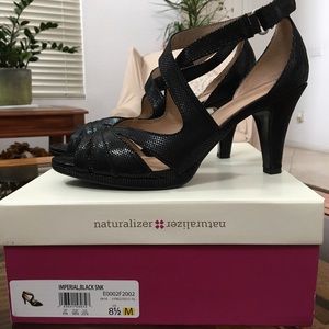 Naturalizer- Size 8.5 black dress shoe